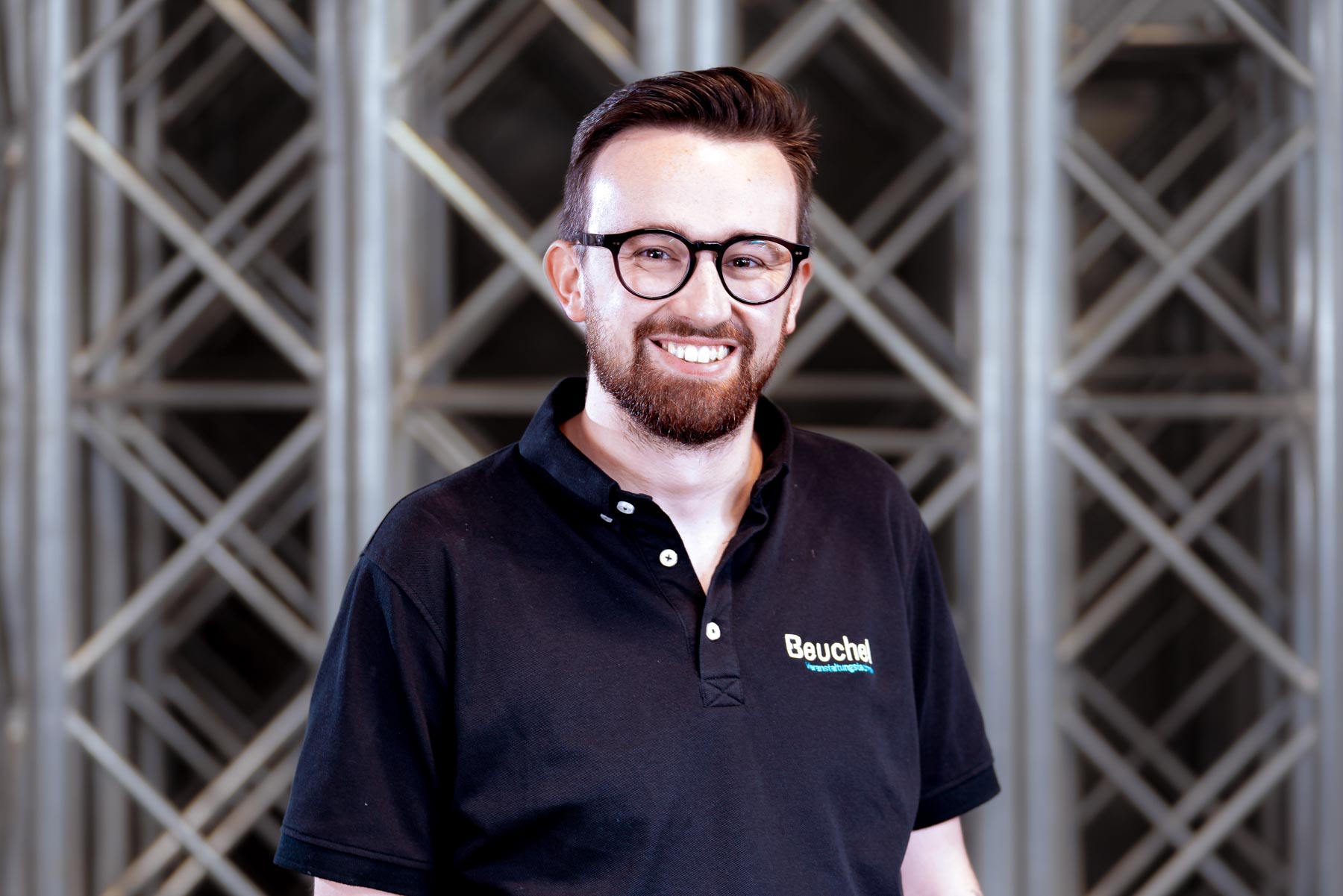 Foto: Jannik Beuchel, Projektleiter bei BEUCHEL Veranstaltungtechnik